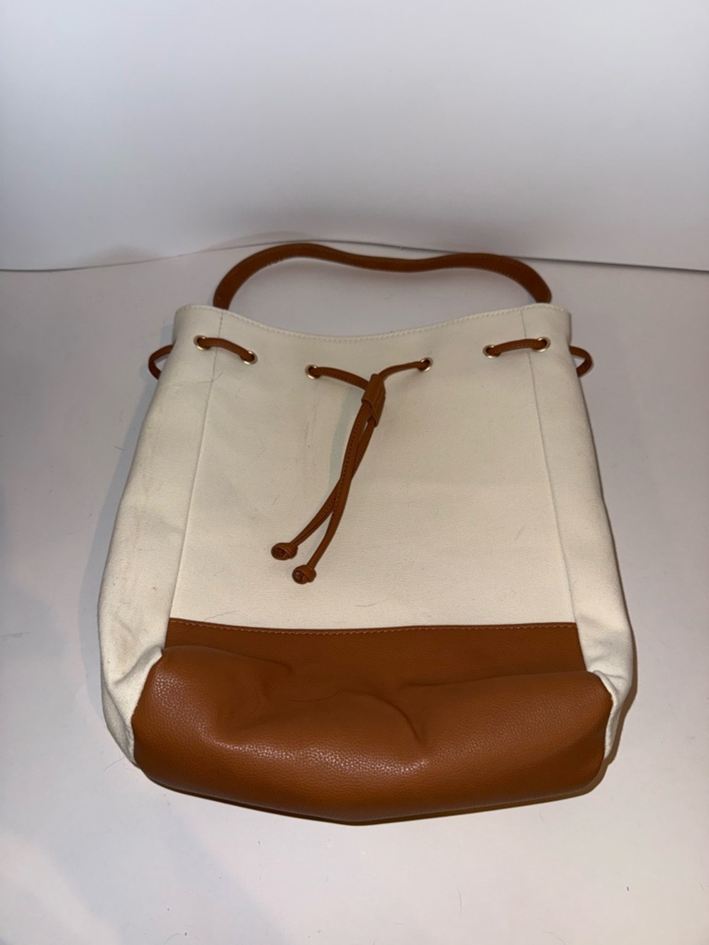 thirty-one Cream and Tan Drawstring Bucket Hobo